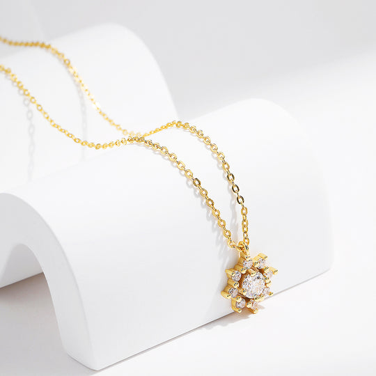 Prm2006: The Moissanite Golden Starburst Necklace