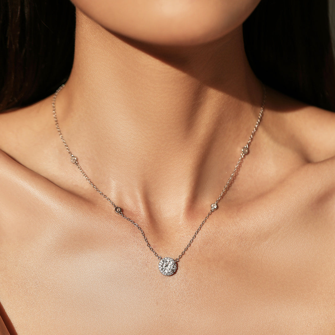 Prm2007: The Moissanite Radiant Horizon Necklace