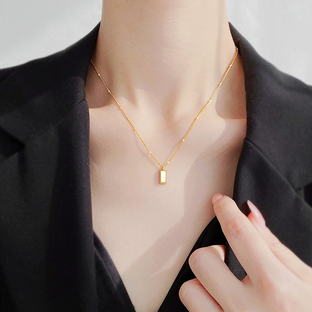 Mastering the Art of Necklace Pairing for Every Outfit