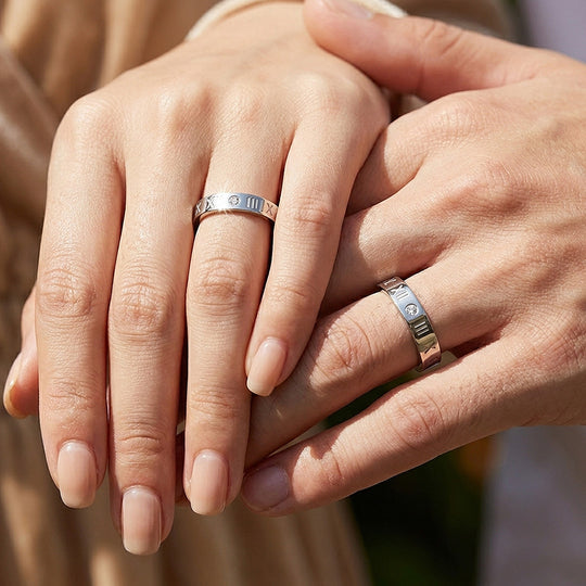 Heartstrings | High-Polished Roman Numeral Engraved Flat Wedding Band