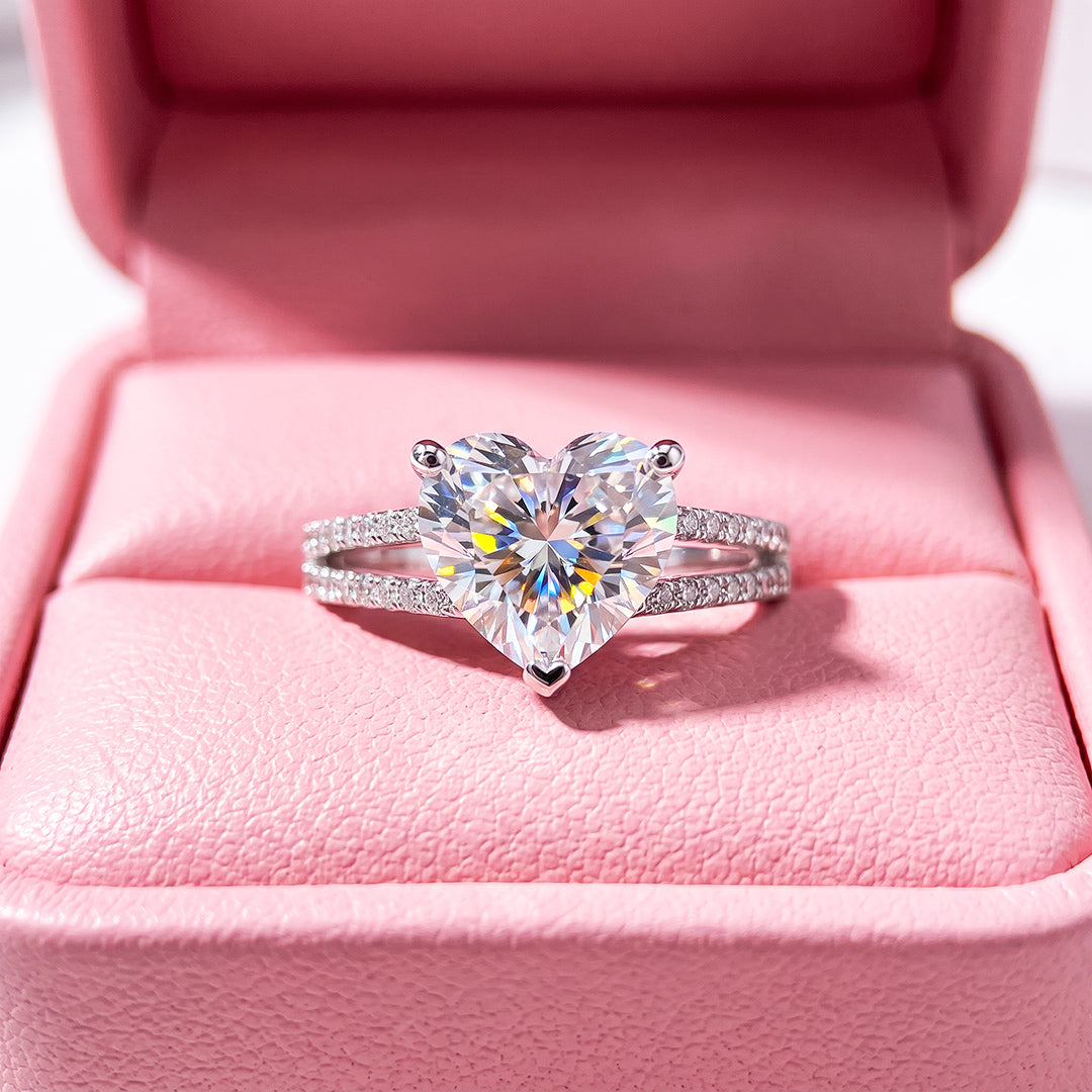 Heart-Cut Split Shank Ring | Women&