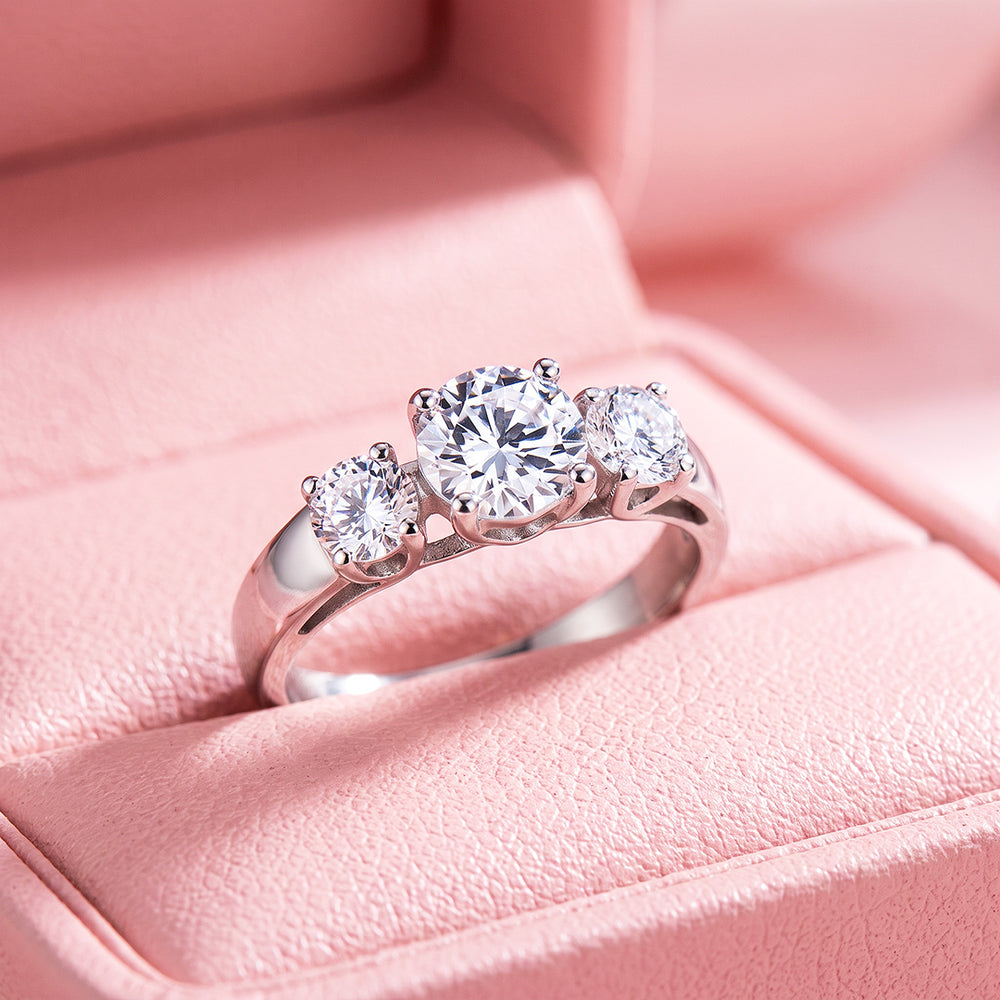 Three-Stone Solitaire Ring | Women's Ring | Luxe1947 - Last Piece🔥