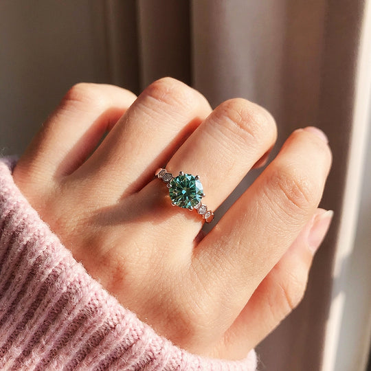 Round Cut Green Hexagon Band Engagement Ring | Luxe2049