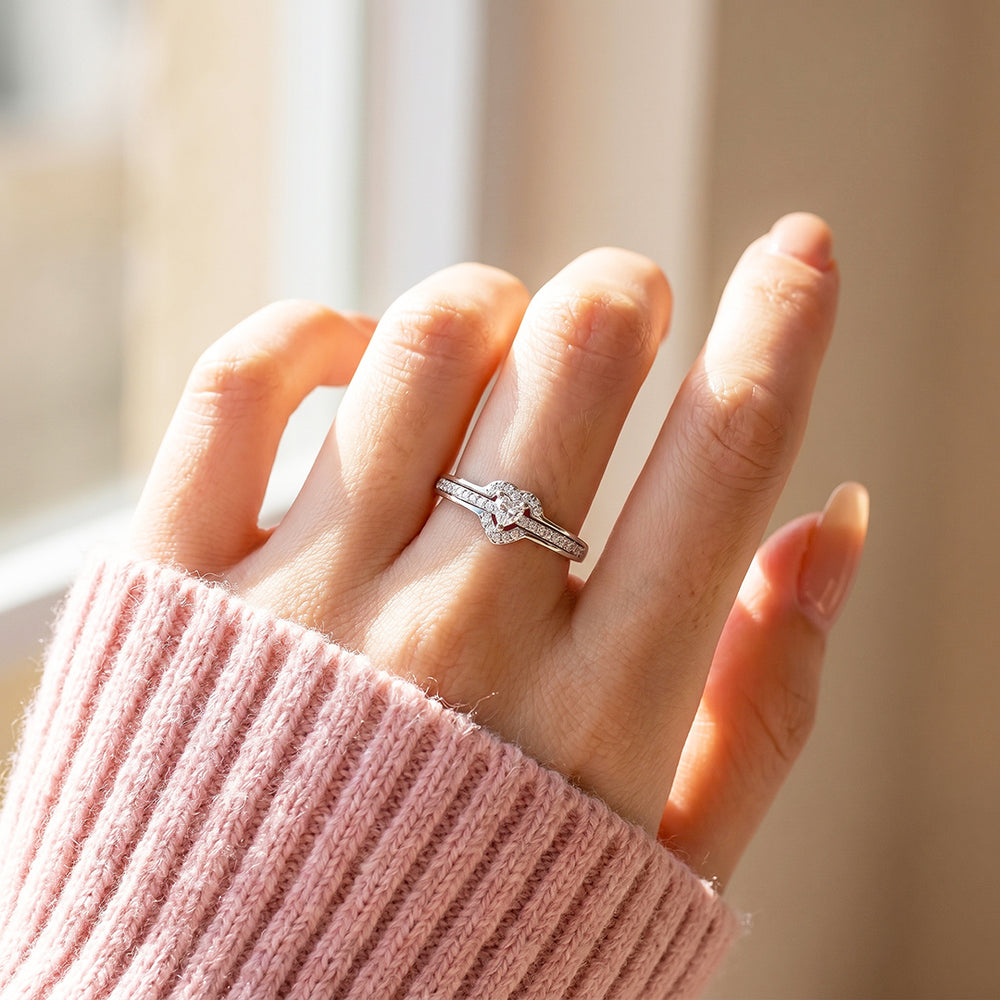 Heart Halo Solitaire Ring with Pavé Split Band | Luxe2097