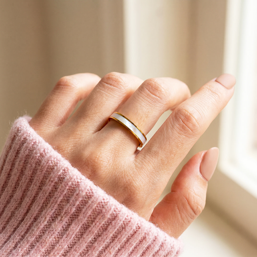 White Sea Shell Band Ring | Luxe2902
