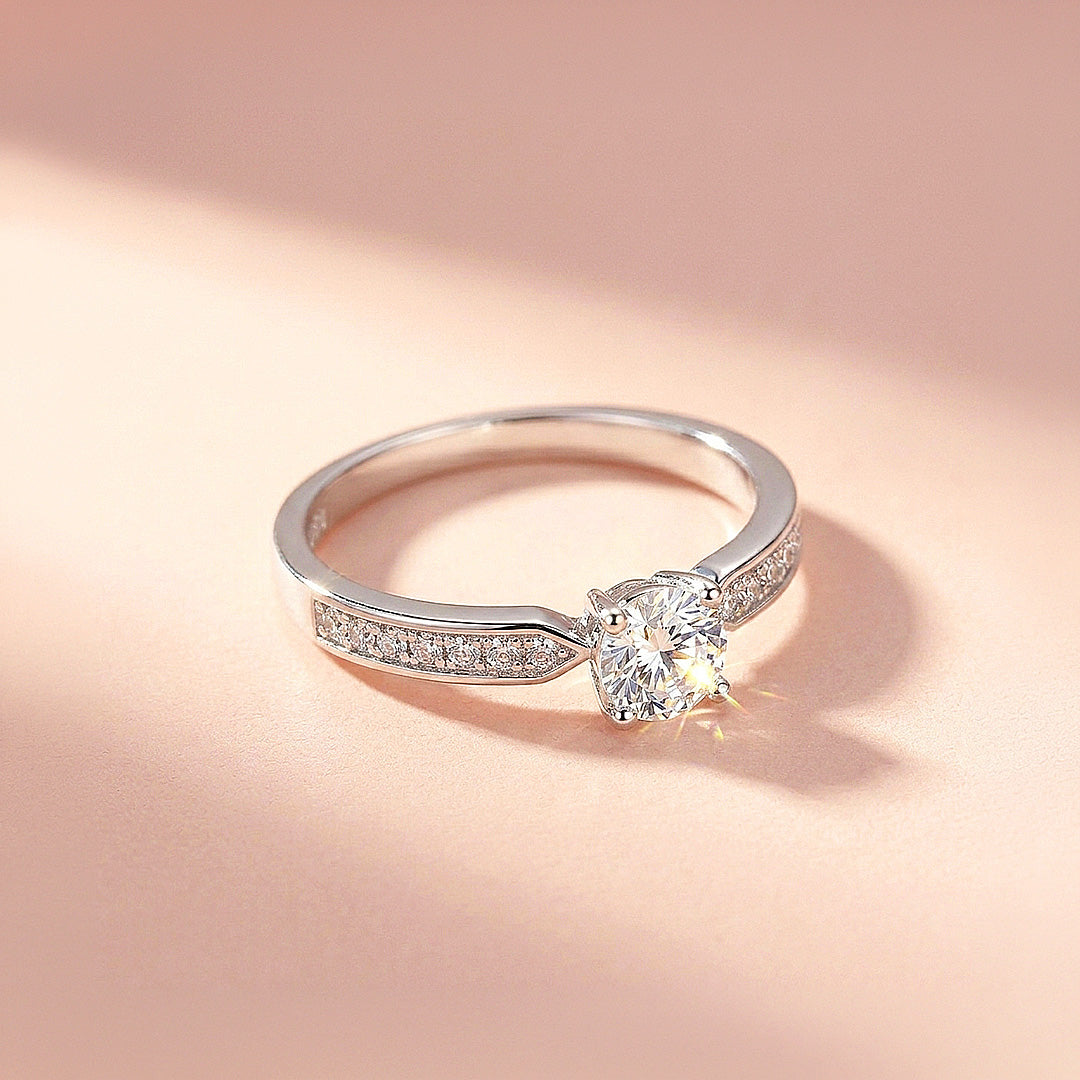 Classic Round Solitaire Pavé Band | Women&