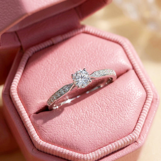 Classic Round Solitaire Pavé Band | Women&