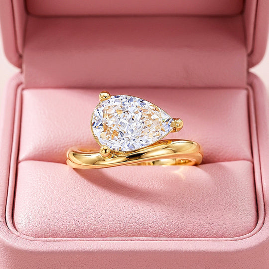 Pear Solitaire Curved Wave Band | Women&