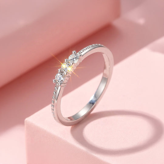 Three-Stone Round Pavé Accent Band | Women&
