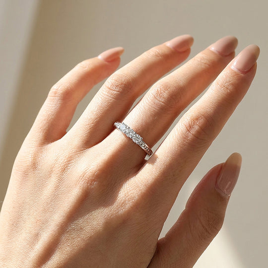Three-Stone Round Pavé Accent Band | Women&