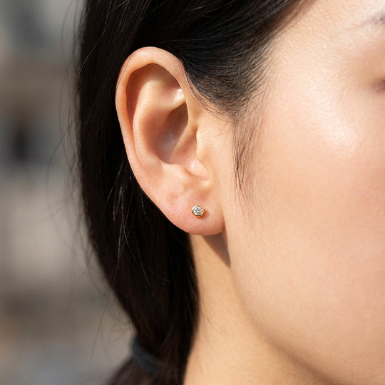Asymmetric Bezel Stud Earrings | Luxe3775