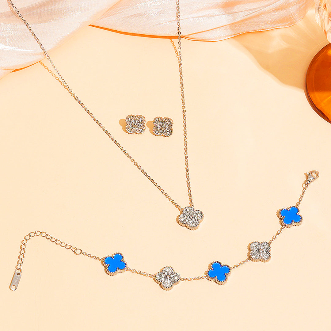 Clover Motif Pendant Necklace | Gold | Luxe4433 - Luxe Necklace | Singapore Jewellery, Wedding Rings &amp; Gifts | Same Day Delivery | Tiara.com.sg