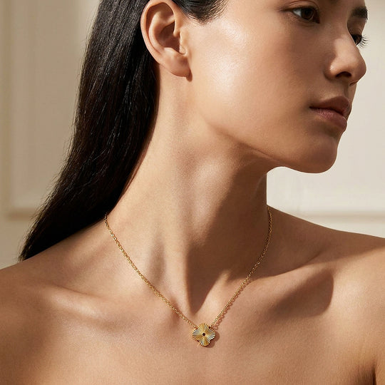 Guilloché Clover Pendant Necklace &amp; Bracelet | Luxe4512