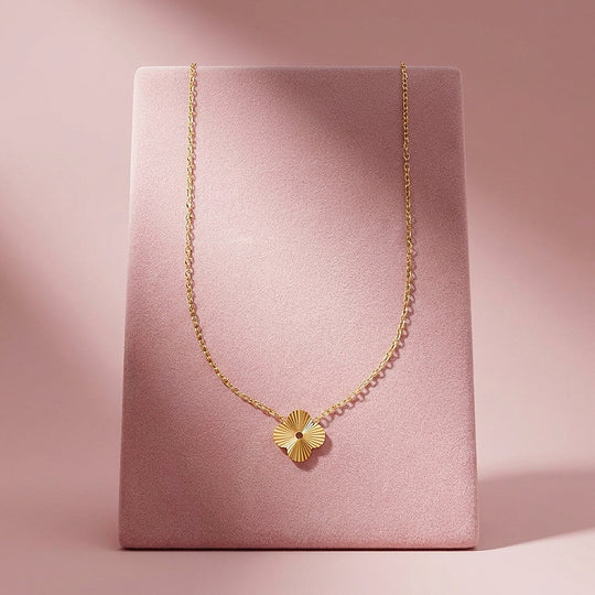 Guilloché Clover Pendant Necklace &amp; Bracelet | Luxe4512