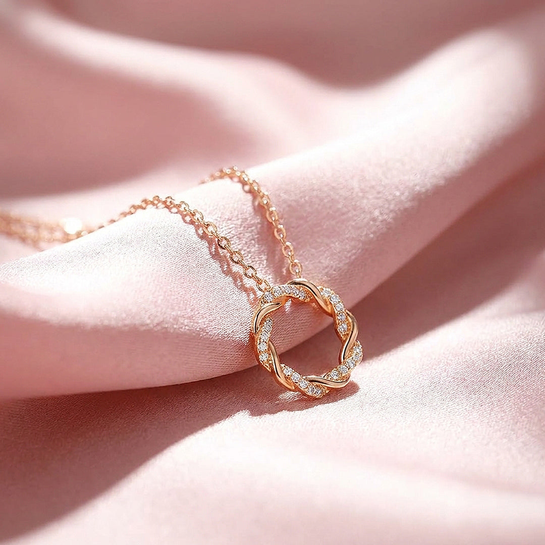 Twisted Pavé Circle Pendant Necklace | Luxe4513