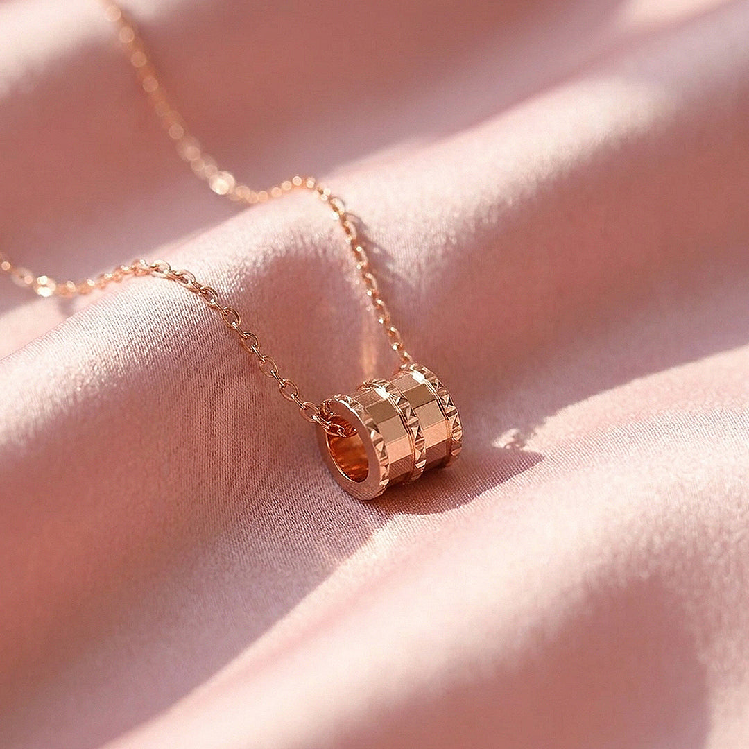 Ribbed Barrel Pendant Necklace | Luxe4525