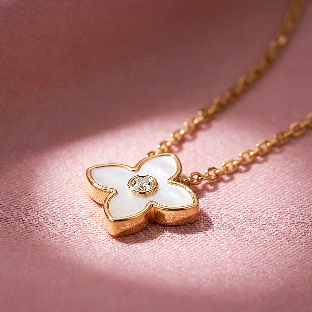 Clover Necklace &amp; Earrings Set | Luxe4532