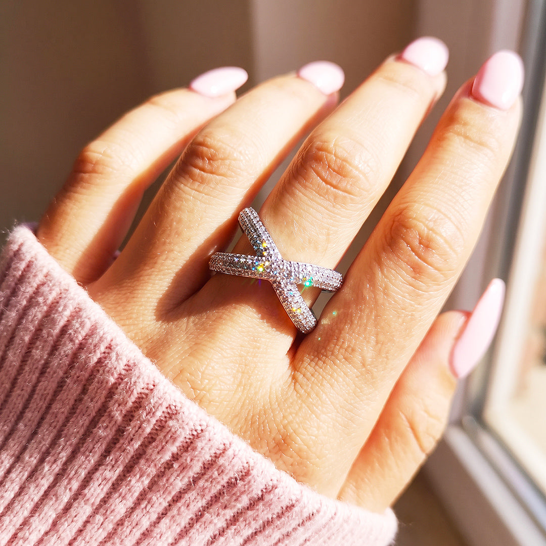 Criss-Cross Pavé Ring | Women&