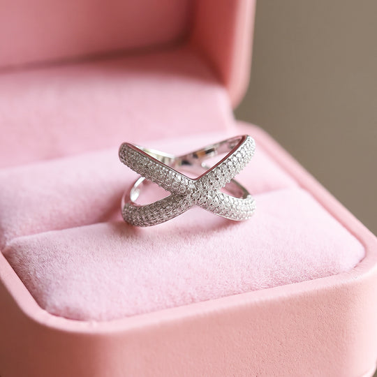 Criss-Cross Pavé Ring | Women&