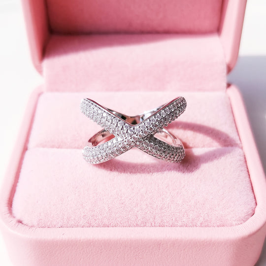 Criss-Cross Pavé Ring | Women&