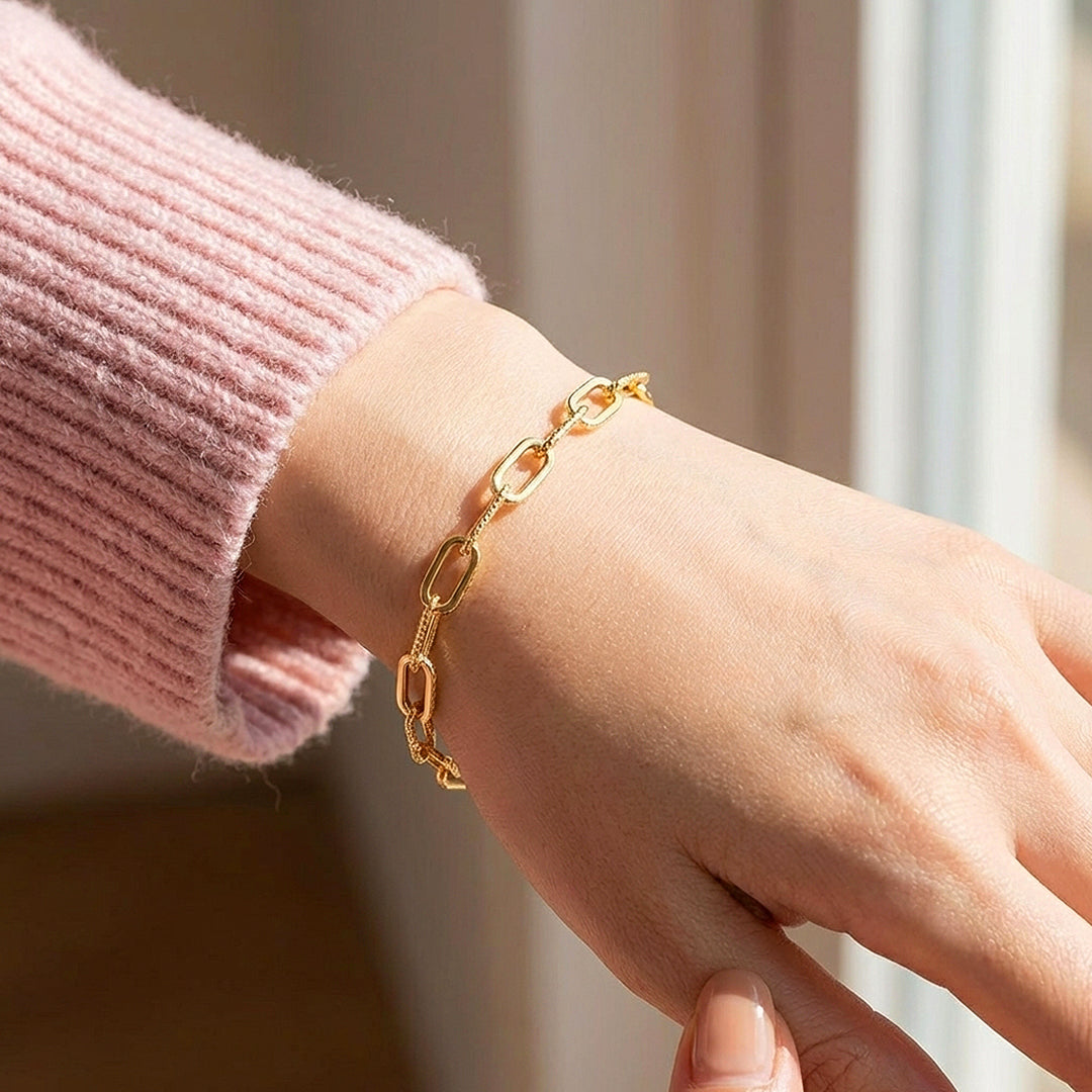 Paperclip Link Gold Bracelet | Luxe6507