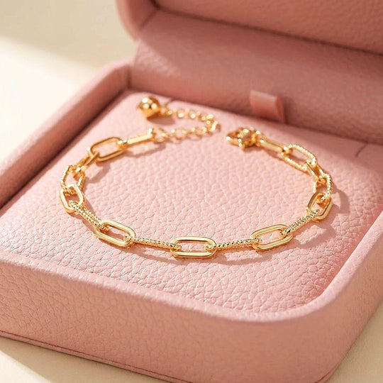 Paperclip Link Gold Bracelet | Luxe6507