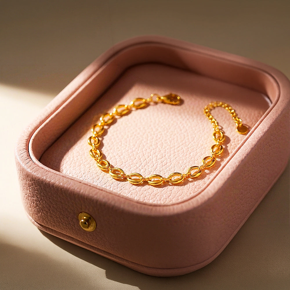 Modern Oval Link Chain Bracelet | 18K Gold | Luxe6535 - Bracelet | Singapore Jewellery, Wedding Rings & Gifts | Same Day Delivery | Tiara.com.sg