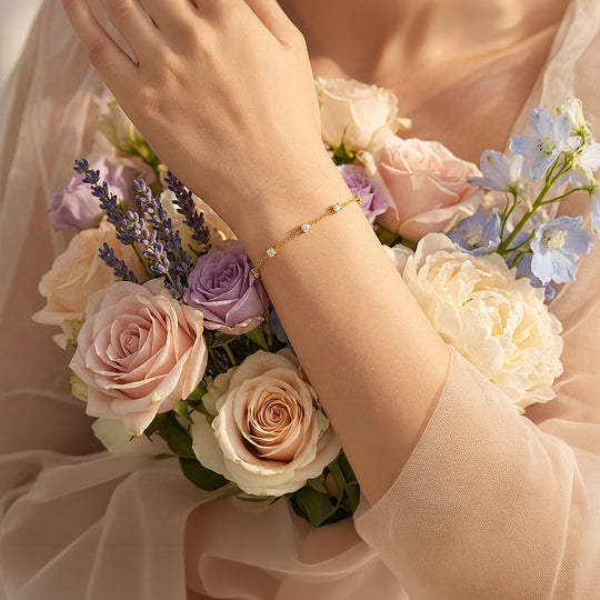 Minimalist Five-Stone Station Bracelet | Luxe6539 - bangle | Singapore Jewellery, Wedding Rings &amp; Gifts | Same Day Delivery | Tiara.com.sg