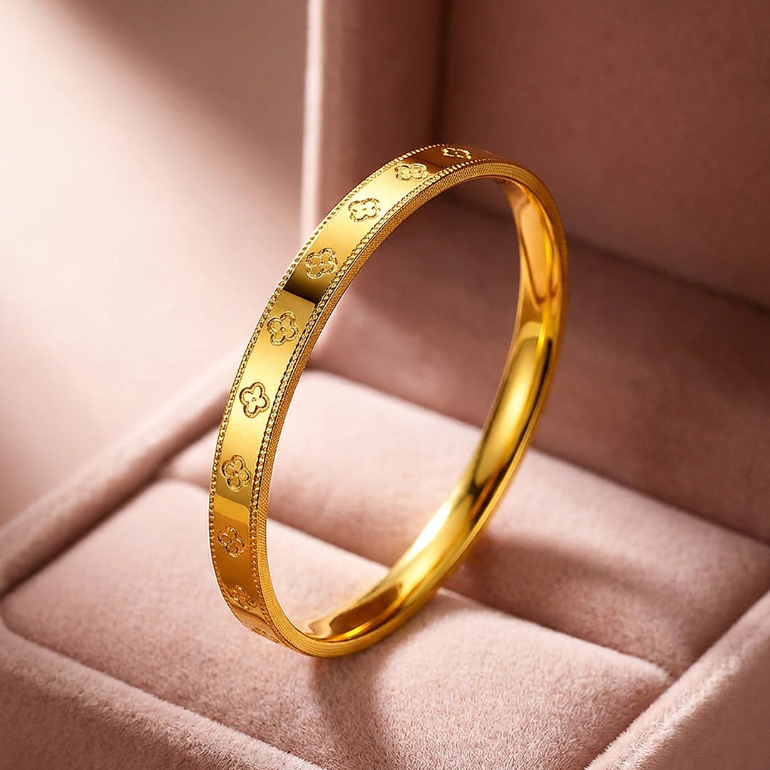 Clover Motif Gold Bangle Bracelet | Luxe6547 - bangle | Singapore Jewellery, Wedding Rings &amp; Gifts | Same Day Delivery | Tiara.com.sg