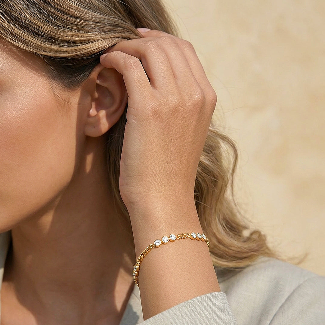 Dainty Gold Curb Chain Crystal Bracelet | Luxe6564