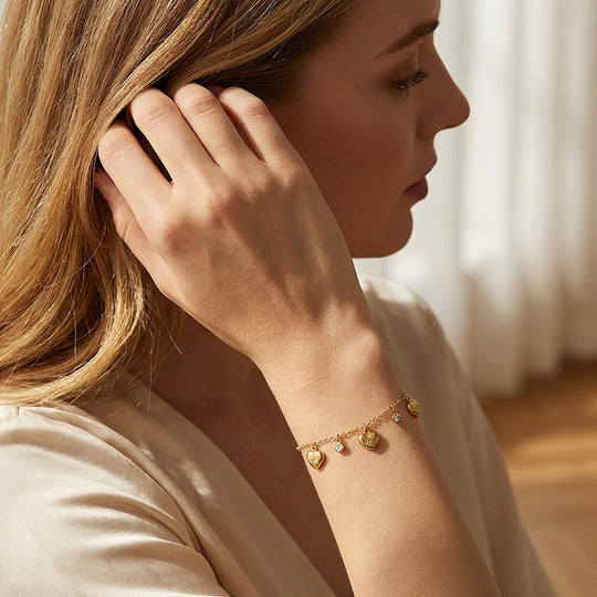 Dainty Gold Heart Charm Drop Bracelet | Luxe6570