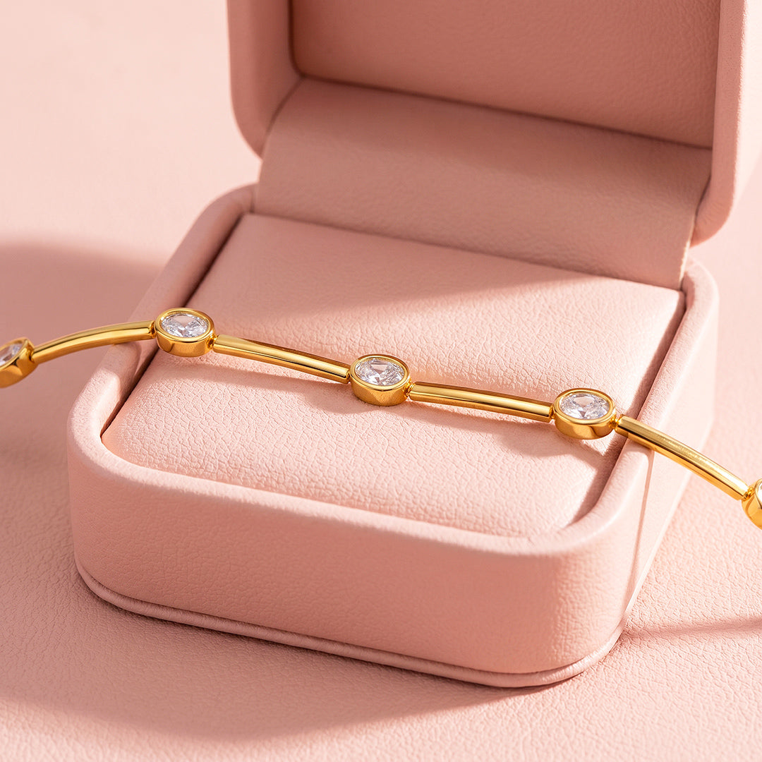 Oval Bezel Bar-Link Bracelet | White Diamond Simulant | Luxe6676