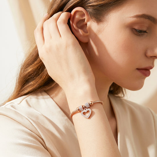 Diamond Simulant Heart Charm Bangle | Luxe6695