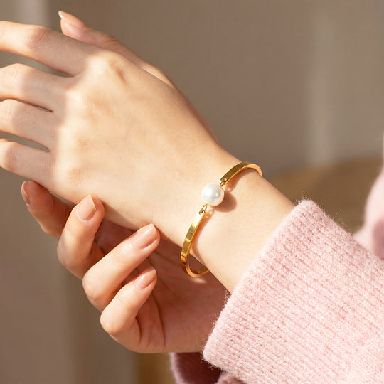 Single Pearl Flat Bar Bangle Bracelet | Luxe6720
