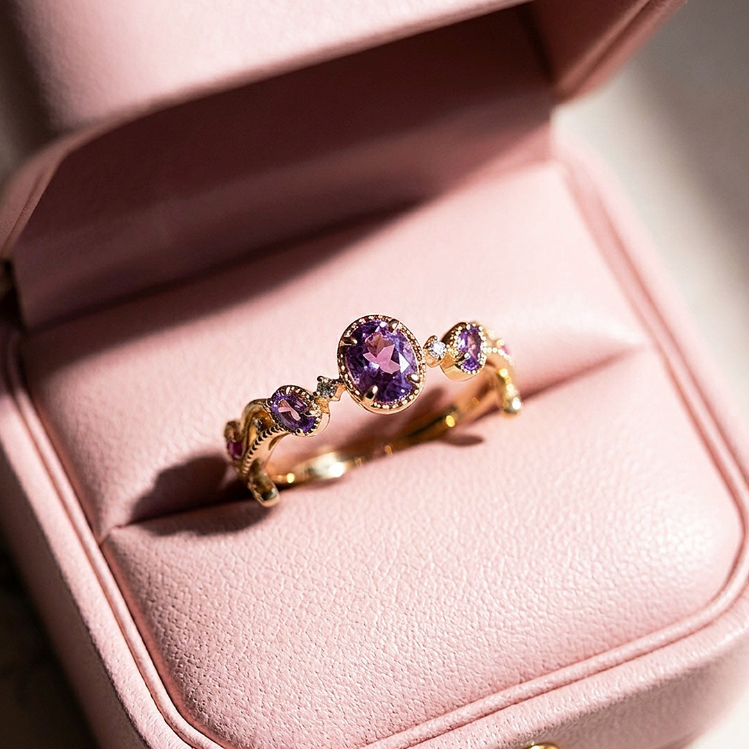 Amara Vintage Three-Stone | Women&