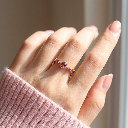 Amara Vintage Three-Stone | Women&