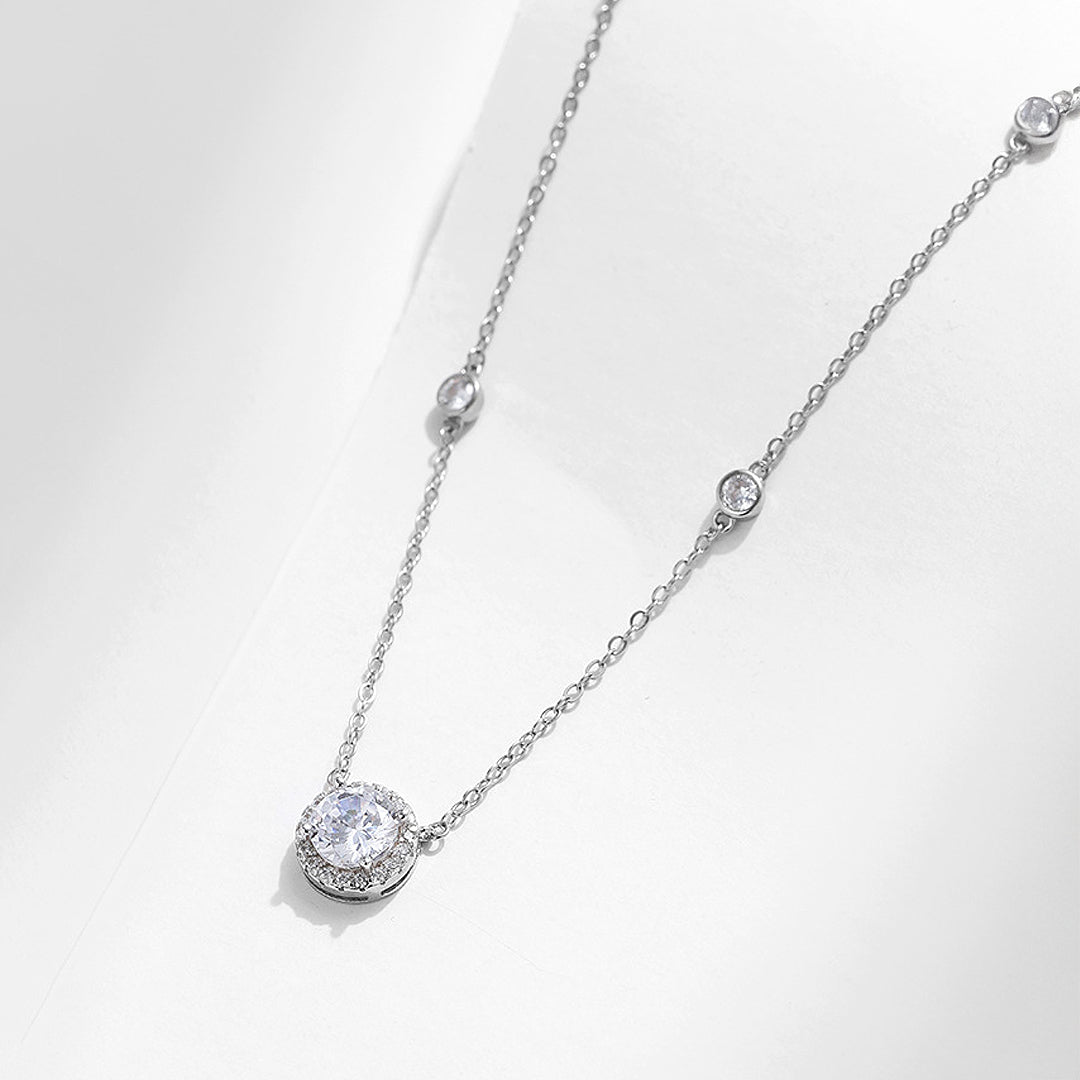 Prm2007: The Moissanite Radiant Horizon Necklace