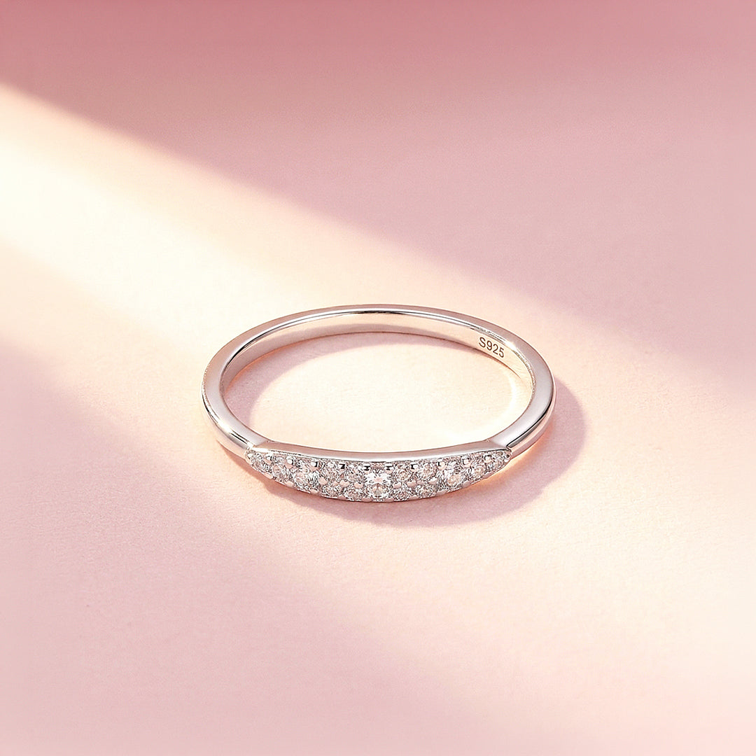 Pavé Curved Bar Moissanite Silver Women Ring | Prm5037