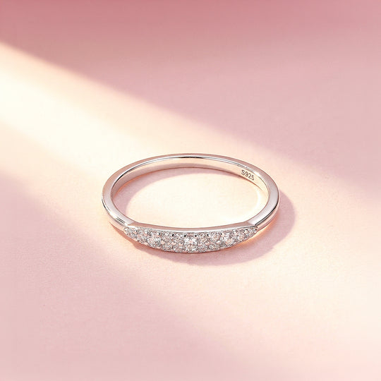 Pavé Curved Bar Moissanite Silver Women Ring | Prm5037