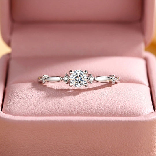 Solitaire Scalloped Band Moissanite Silver Women Ring | Prm5043
