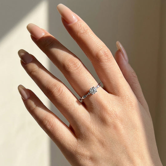 Solitaire Scalloped Band Moissanite Silver Women Ring | Prm5043