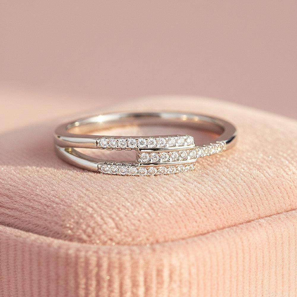 Prm7167: The Celestine Trinity Ring