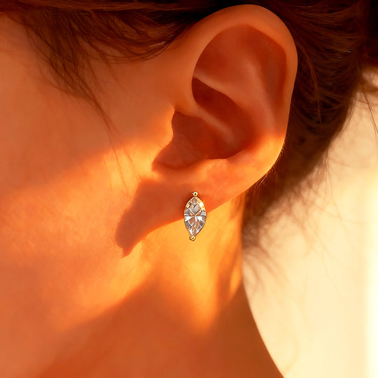 Prm8127: Celestial Marquise Moissanite Stud Earrings
