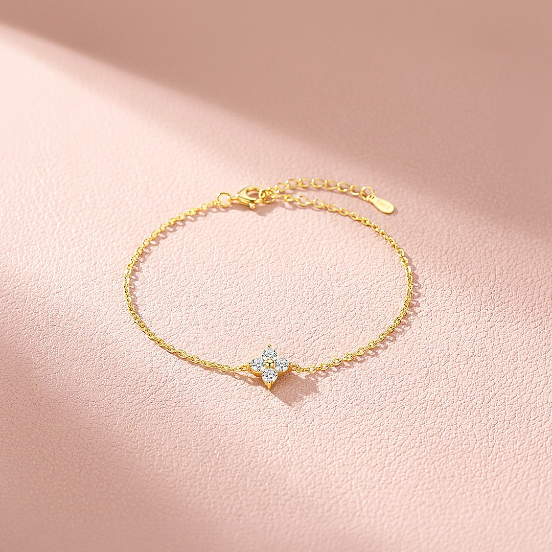 Four-Petal Flower Solitaire Bracelet | Diamond Simulant | Prm9105