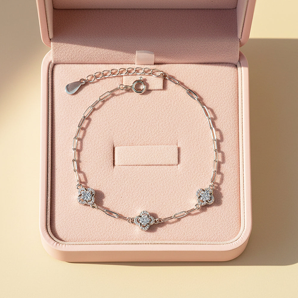 Clover Paperclip Link Bracelet | Moissanite | Prm9159 - Bracelets | Singapore Jewellery, Wedding Rings & Gifts | Same Day Delivery | Tiara.com.sg