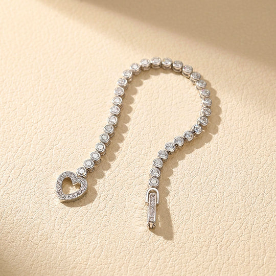 Round Bezel Heart Clasp Women Ring | Prm9172
