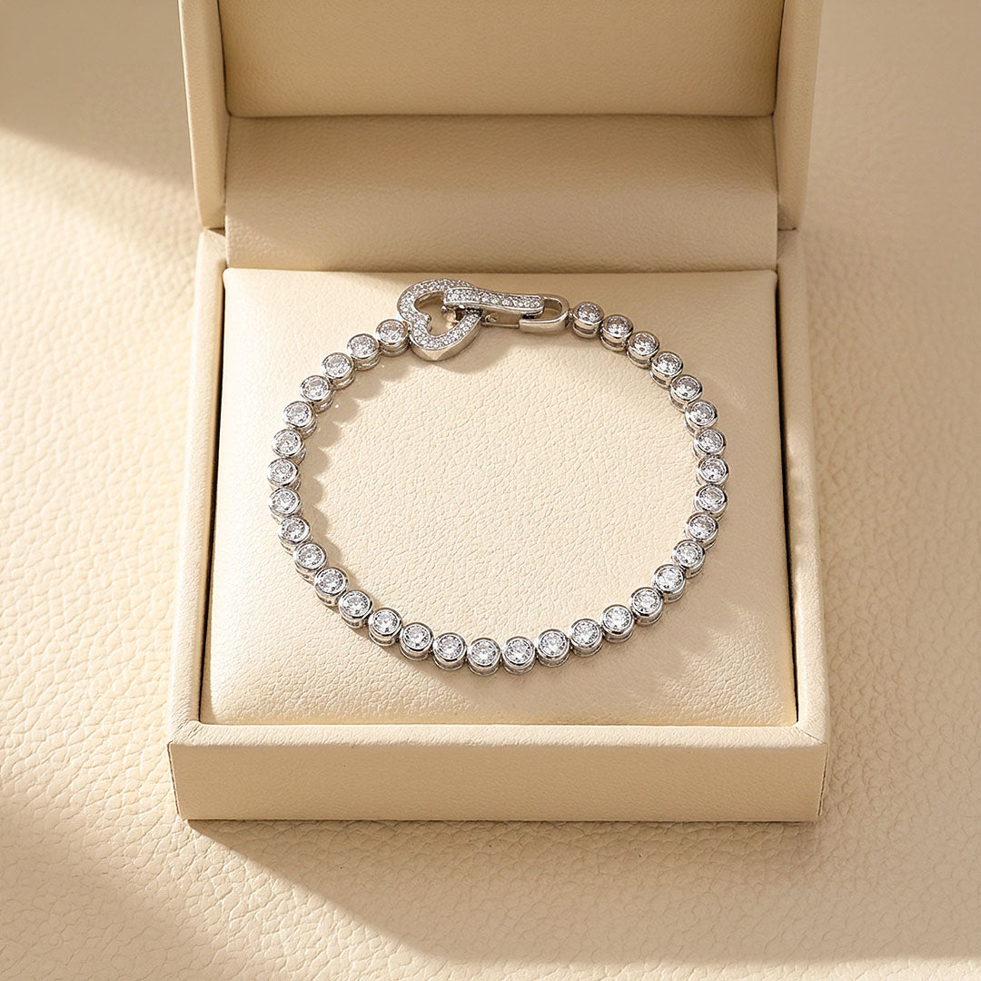 Round Bezel Heart Clasp Women Ring | Prm9172