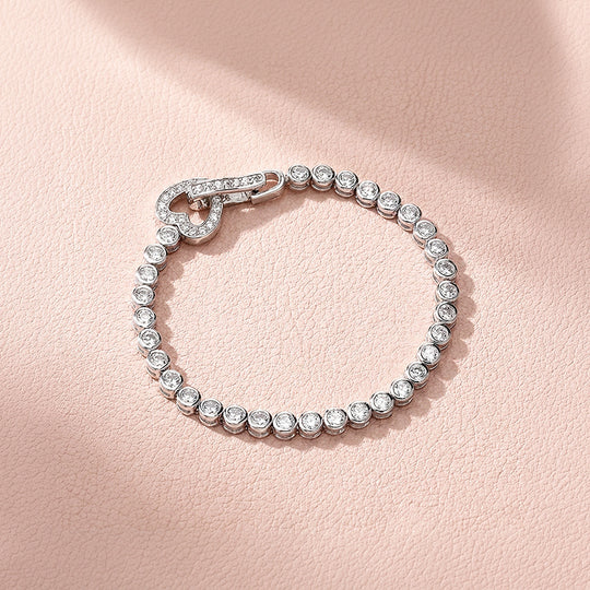 Round Bezel Heart Clasp Women Ring | Prm9172