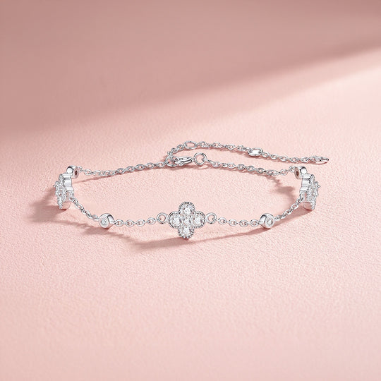 Four Leaf Clover Station Moissanite Silver Women Bracelet | Prm9190