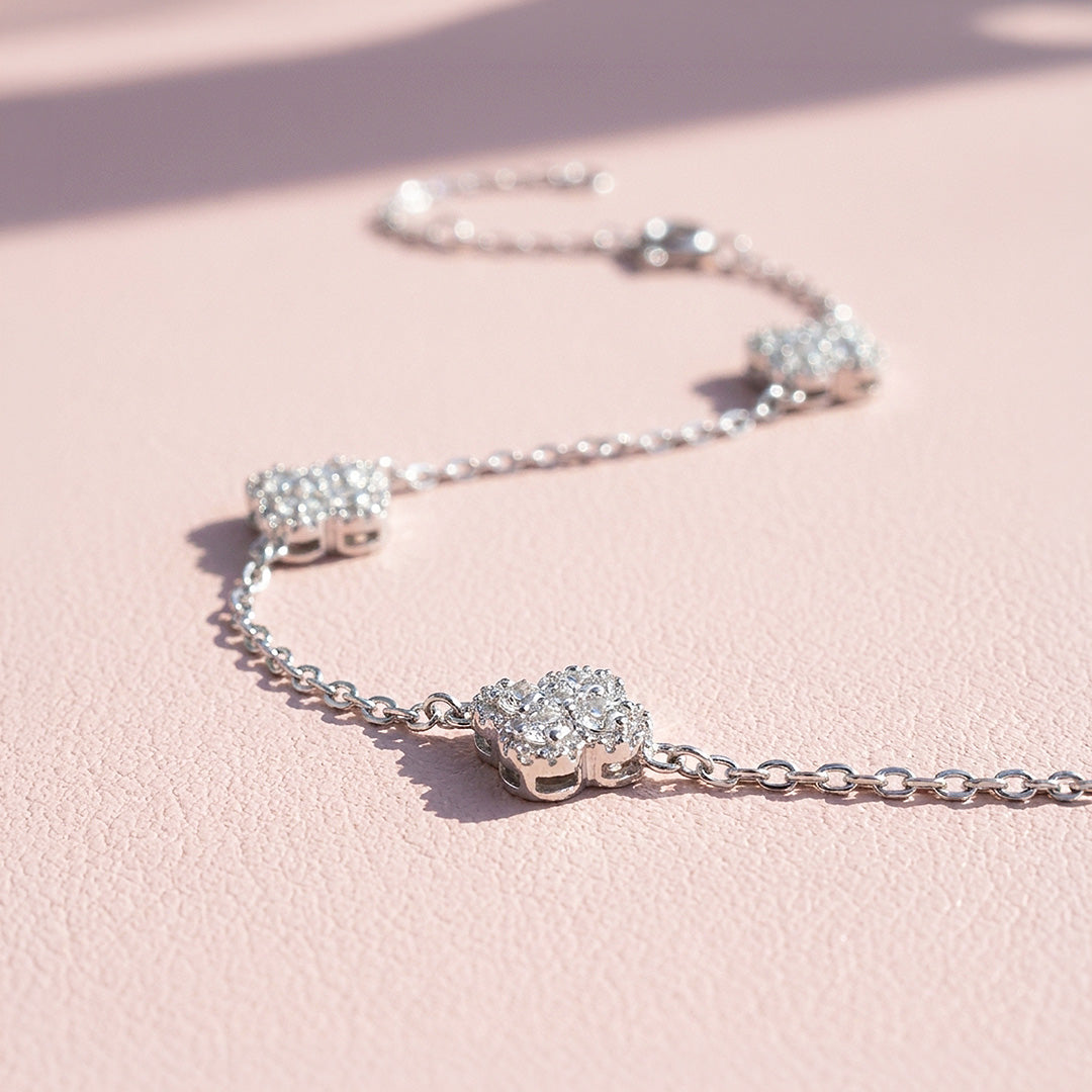 Four Leaf Clover Station Moissanite Silver Women Bracelet | Prm9191
